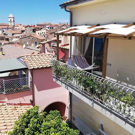 Apartment Il Balcone Su Montecristo, Bike Friendly - Goelba *